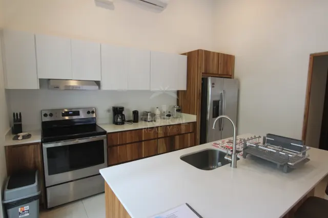 Apartamento Amueblado de 3 Habitaciones en Alquiler, Playa Potrero