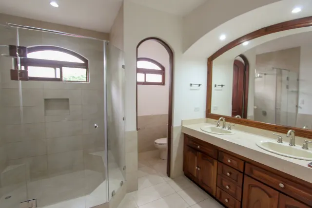 Casa en venta alquiler Bosques de Lindora, Santa Ana