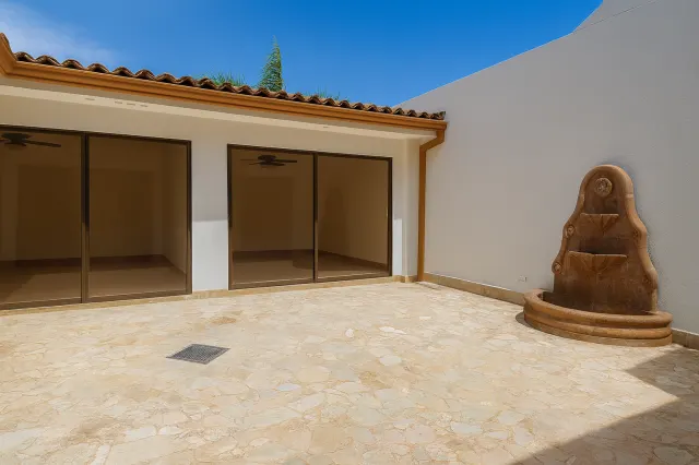 Casa Independiente en Venta en Rohrmoser con 4 Habitaciones