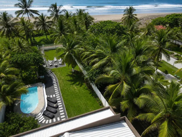 Una Villa Frente al Mar Donde el Lujo se Vive con Naturalidad