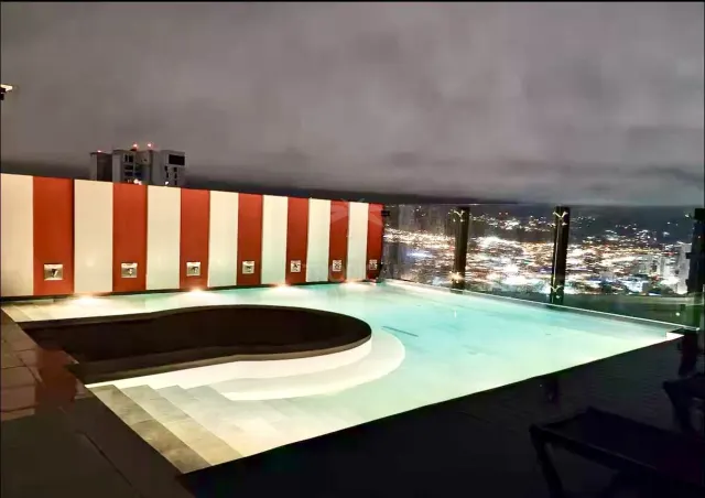 Penthouse moderno en Barrio Escalante – | Vida urbana con vista panorámica