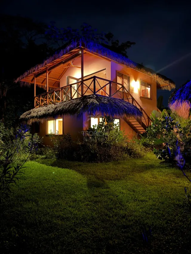 Terreno de uso mixto con vista al mar en Mal País, Costa Rica, con 75% de construcción permitida, $629,000
