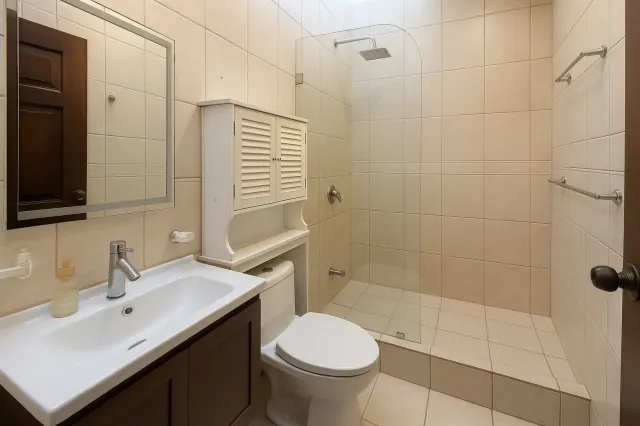 Casa Independiente en Venta en Rohrmoser con 4 Habitaciones