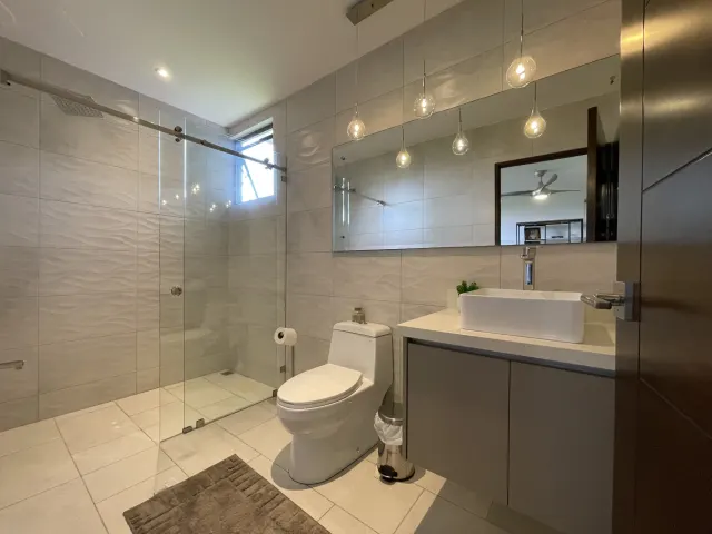 Hermosa Casa en Venta en Condominio - Hacienda Los Reyes