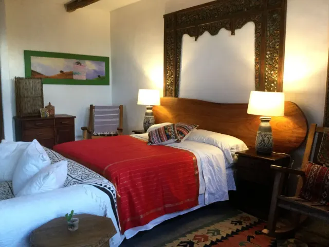 Casa y apartamentos frente a la playa en venta en Tivives