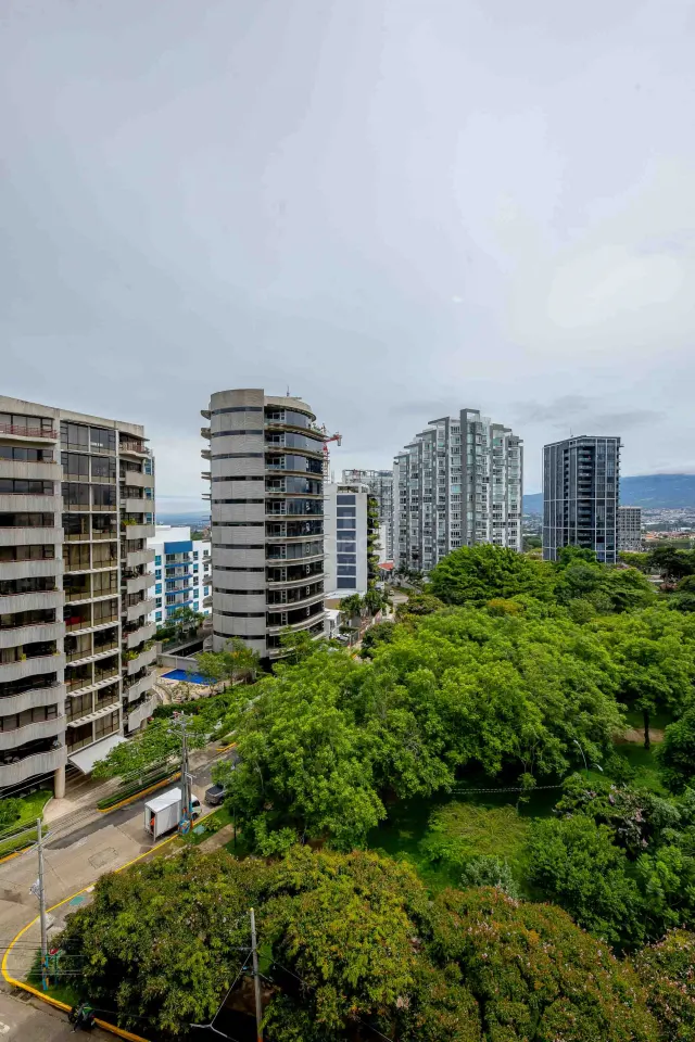 Penthouse de Lujo con Vista Panorámica en Nunciatura – Elegancia, Ubicación y Confort