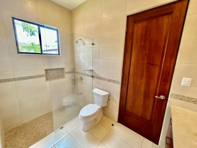 Encantadora Casa en Condominio en Lindora, Santa Ana