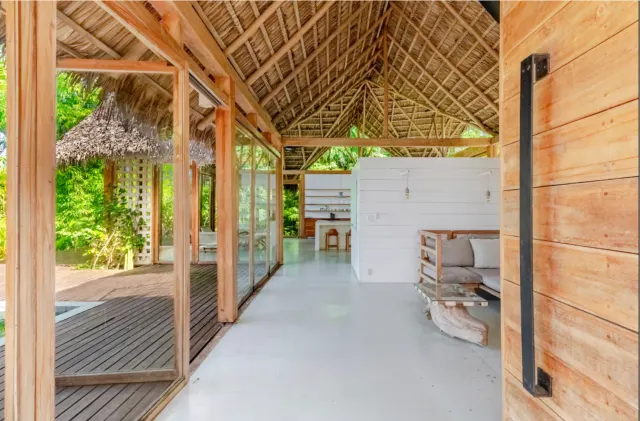 Villa de Lujo con Vista al Océano en Santa Teresa – Privacidad, Naturaleza y Potencial de Inversión