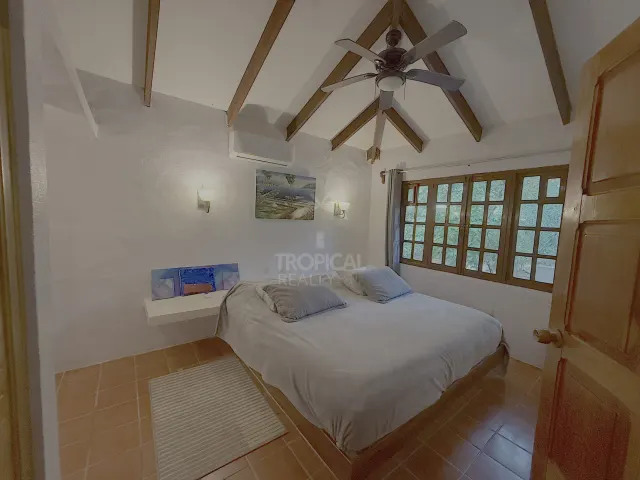 Casa Rústica Frente al Mar en Alquiler en Playa Grande, Guanacaste | Con Acceso Directo a la Playa