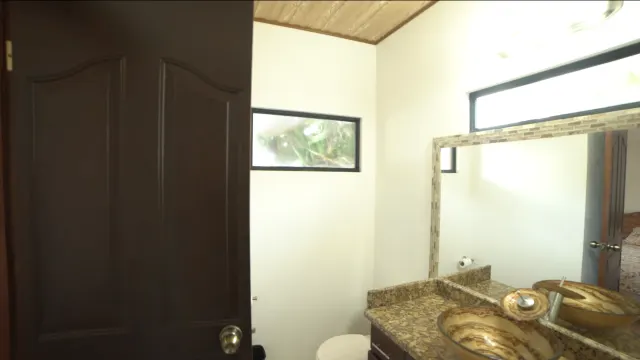 Casa frente a playa en venta con cabaña