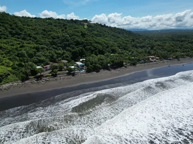 Villa de Lujo Frente al Mar en Alquiler en Playa Tivives, Costa Rica