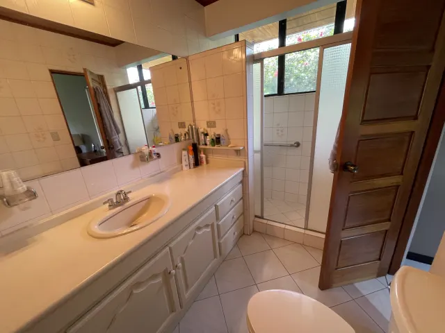 Para Venta Casa de una planta, con piscina