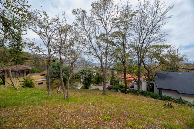 Lote Exclusivo con Vistas Panorámicas en Hacienda El Cocoy, Guachipelín – Privacidad, Lujo y Ubicación Estratégica