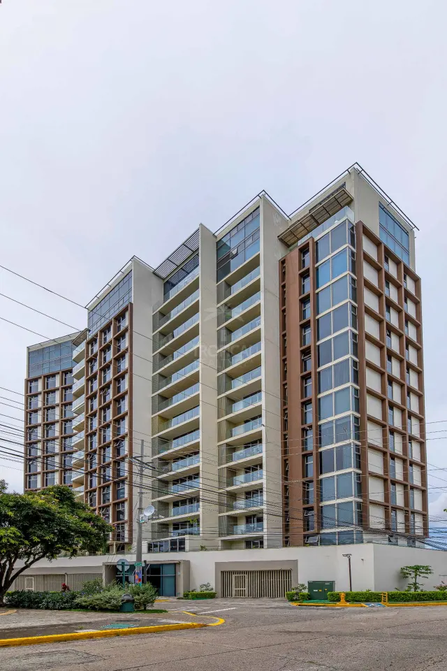 Penthouse de Lujo con Vista Panorámica en Nunciatura – Elegancia, Ubicación y Confort