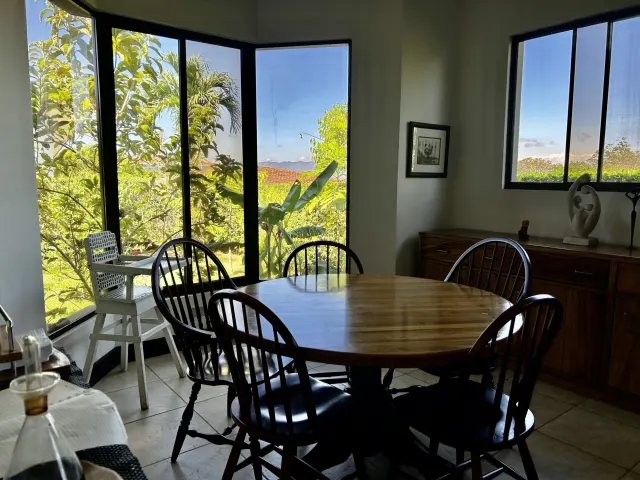 Los Reyes La Guácima casa de una planta en venta o alquiler