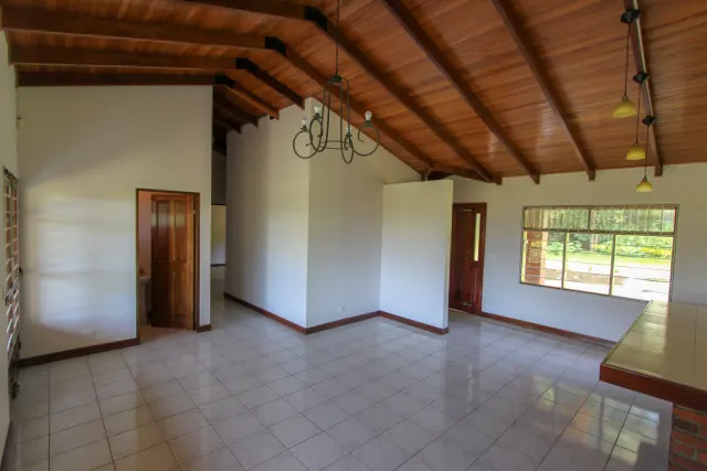 Casa en venta Santa Ana Piedades 2650m2