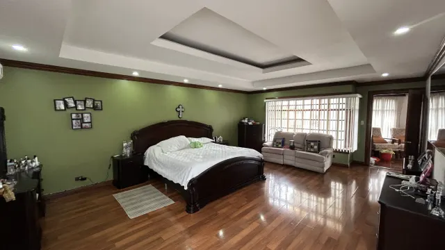 Casa en Venta en Rohrmoser, Pavas – Amplios Espacios y Terraza Privada