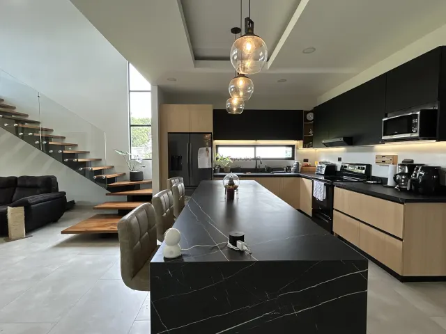 Hermosa casa moderna en Condominio, La Guácima, Alajuela