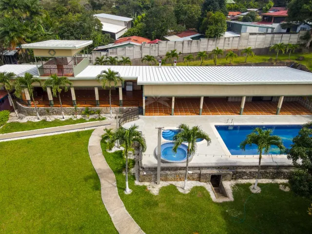 Propiedad Comercial en Venta en La Garita – Con Río y Alto Potencial Turístico