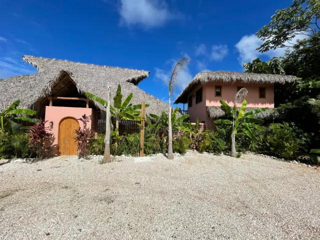 Terreno de uso mixto con vista al mar en Mal País, Costa Rica, con 75% de construcción permitida, $629,000