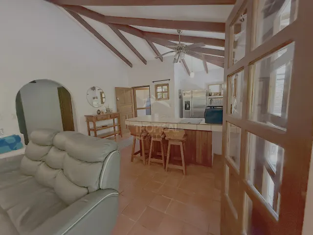 Casa Rústica Frente al Mar en Alquiler en Playa Grande, Guanacaste | Con Acceso Directo a la Playa