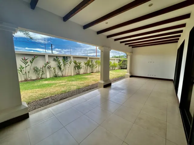 Encantadora Casa en Condominio en Lindora, Santa Ana
