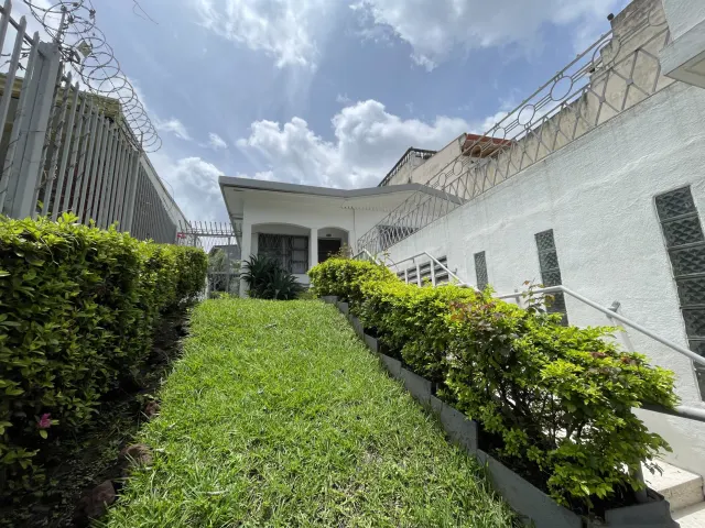 Propiedad de uso mixto Pitahaya Paseo Colon 1002m2