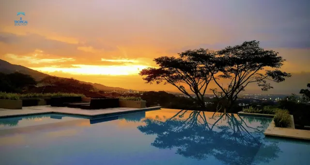 Casa en Venta en Lomas del Valle, Alto de Las Palomas – 3 Habitaciones con Amenidades de Lujo