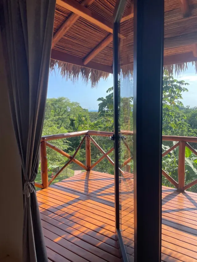 Terreno de uso mixto con vista al mar en Mal País, Costa Rica, con 75% de construcción permitida, $629,000