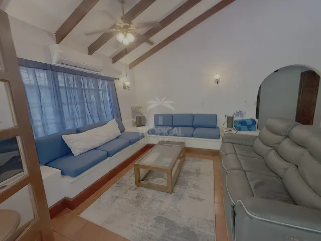 Casa Rústica Frente al Mar en Alquiler en Playa Grande, Guanacaste | Con Acceso Directo a la Playa