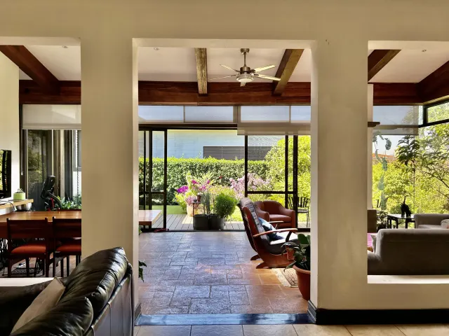 Los Reyes La Guácima casa de una planta en venta o alquiler