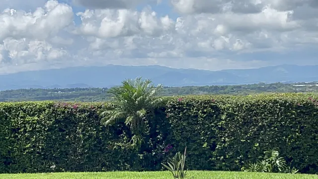 Santa Ana Piedades casa de una planta con 10.763m2