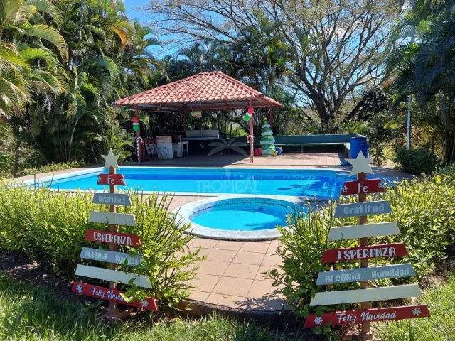 Finca en Venta en Turrúcares – Con Río, Piscinas y Alto Potencial Ecoturístico
