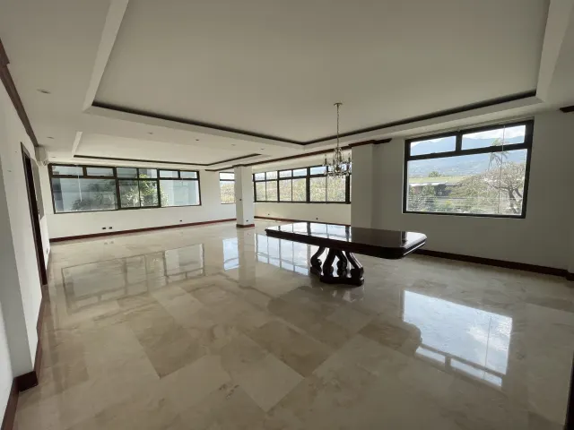 Elegante apartamento en venta Escazu Trejos Montealegre
