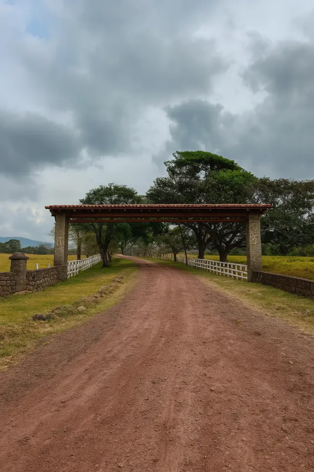Propiedad agropecuaria de 4,461 ha con agua y alto potencial