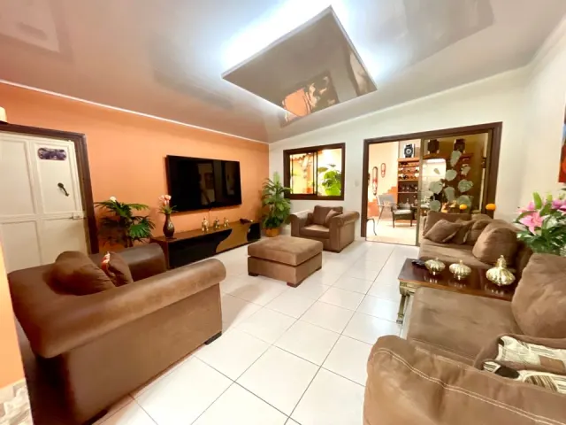 Rohrmoser Roma, Pavas casa en venta con apartamentos