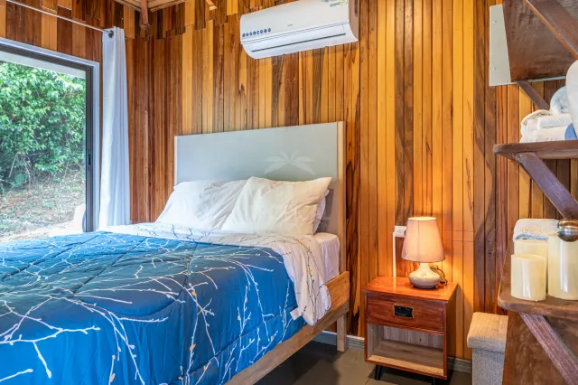 Hotel Boutique con Vista al Océano en Dominical – 13 Unidades en 1 Hectárea