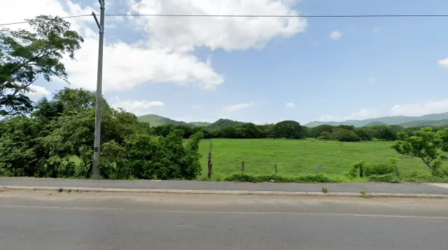Lote en Venta en 27 de Abril, Santa Cruz — 504 m² Frente a Calle Principal