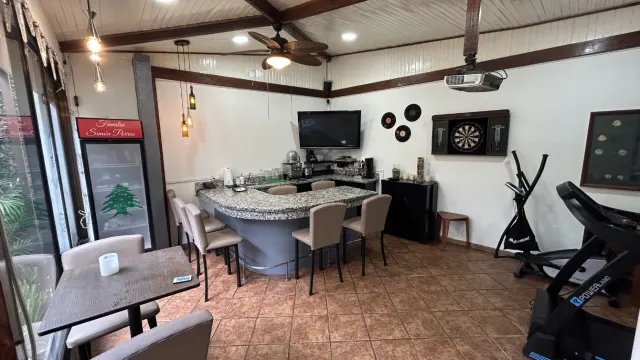 Casa en Venta en Rohrmoser, Pavas – Amplios Espacios y Terraza Privada