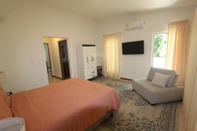 Apartamento Amueblado de 3 Habitaciones en Alquiler, Playa Potrero