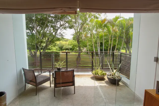 Refugio Moderno en Campo de Golf: Espectacular Casa en Valle del Sol, Santa Ana