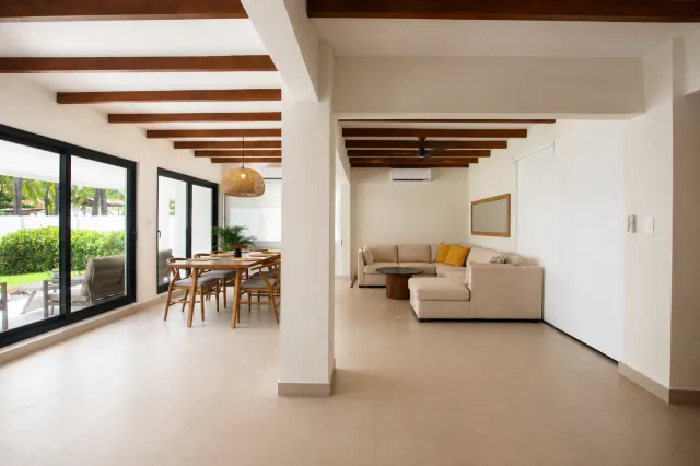 Una Villa Frente al Mar Donde el Lujo se Vive con Naturalidad