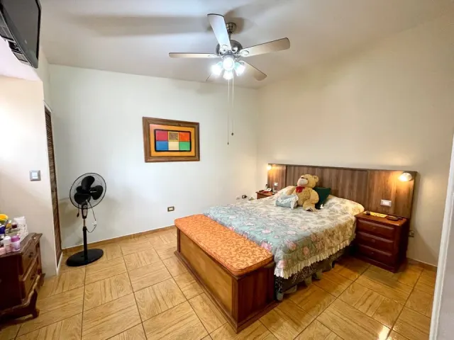 Rohrmoser Roma, Pavas casa en venta con apartamentos