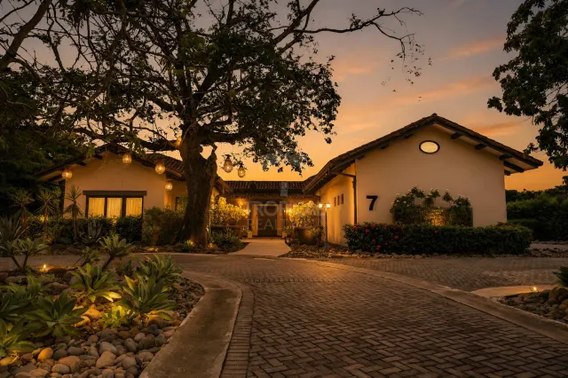 Casa Pochote – Residencia de Lujo en Hacienda Pinilla, Guanacaste