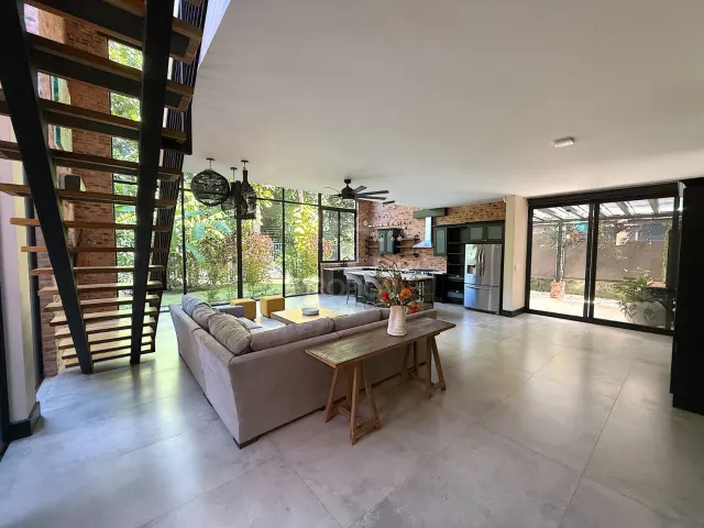 Casa Moderna de Lujo en Venta Cerca de la Playa Vendida