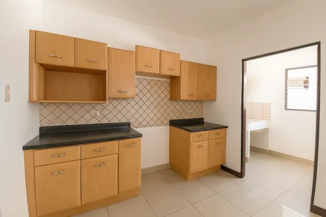 Casa Independiente en Venta en Rohrmoser con 4 Habitaciones