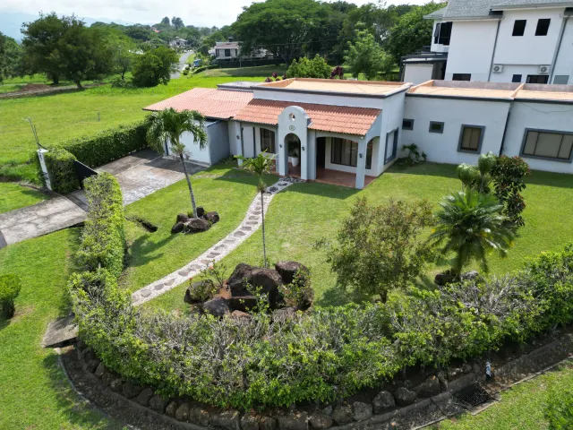 Casa de una planta en venta Hacienda Los Reyes, La Guacima
