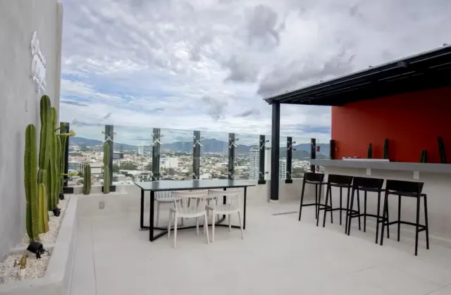 Penthouse moderno en Barrio Escalante – | Vida urbana con vista panorámica