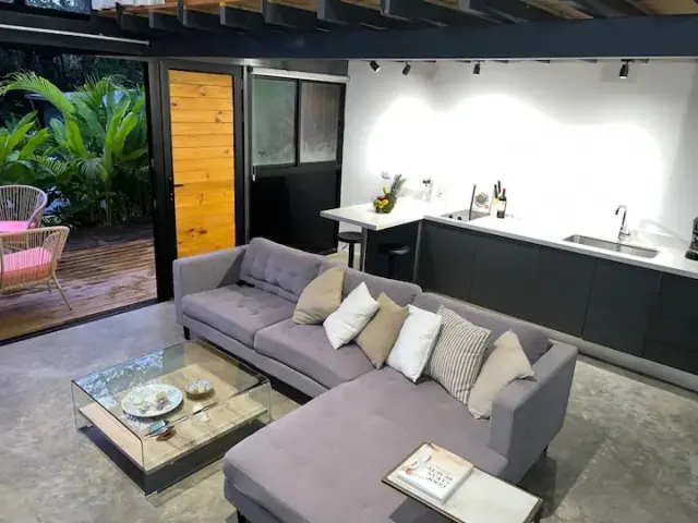 Hermosa casa moderna de 1 habitacion a pasos de la hermosa Playa Malpais