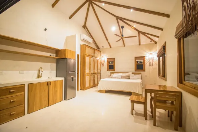 Terreno de uso mixto con vista al mar en Mal País, Costa Rica, con 75% de construcción permitida, $629,000